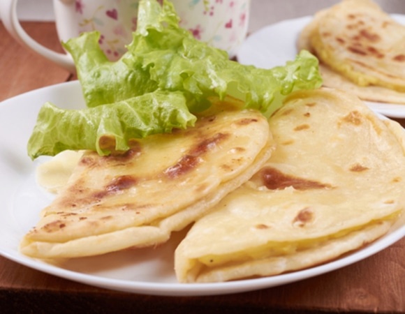 Кыстыбый — жемчужина тюркской кухни: чем отличается блюдо у разных народов и готовим его с начинкой по рецепту шеф-повара