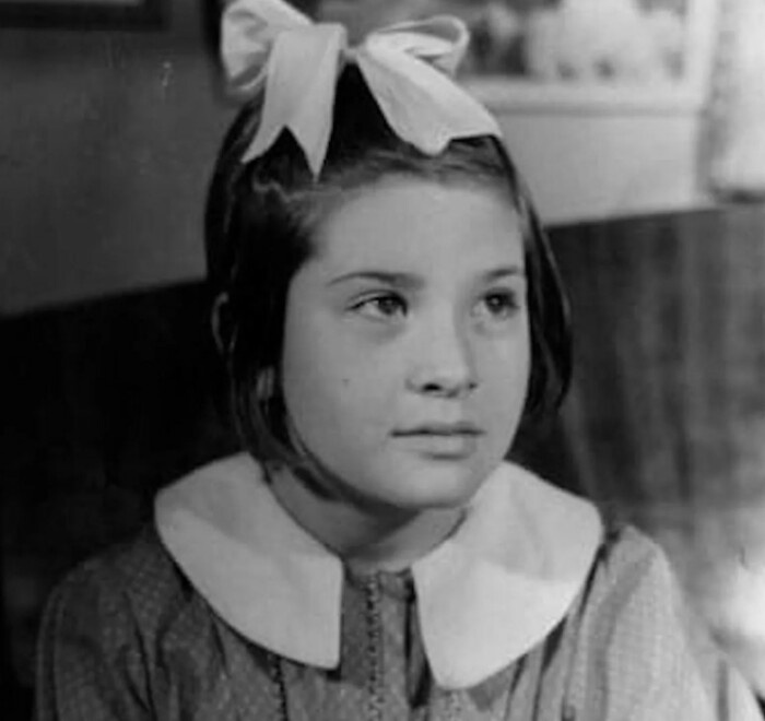 Людмила Максакова в детстве.
