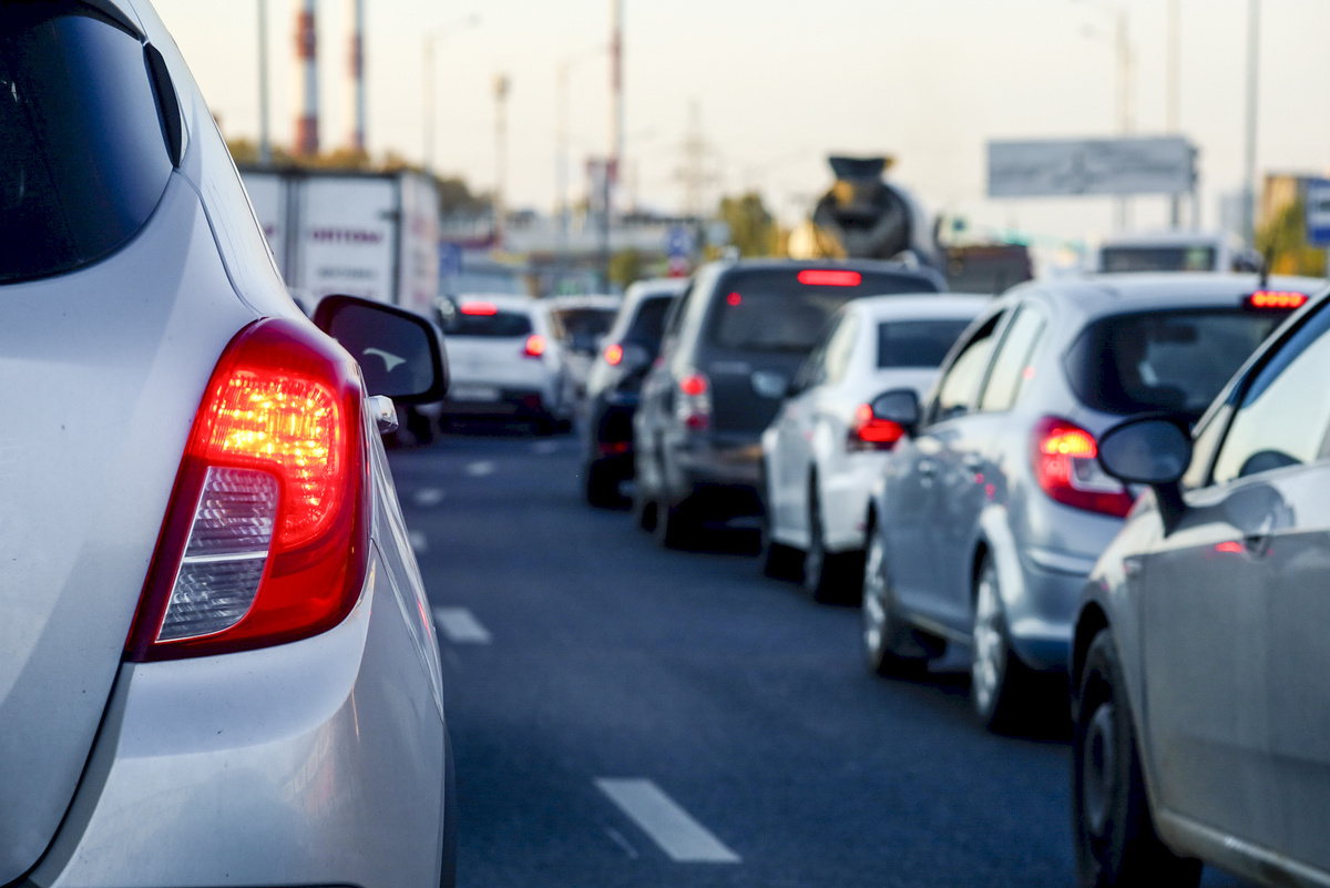 Причиной затора стало ДТП.  Фото: Фото: ФедералПресс / Елена Майорова