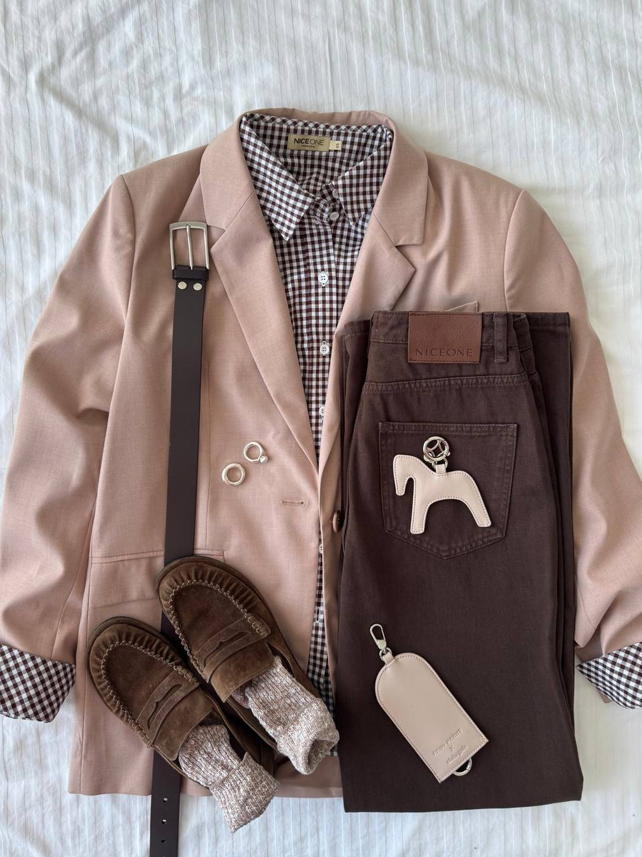 По промокоду HELLO будет скидка 1000 рублей на первый заказ от 10 000 рублей на сайте nice-one.ru и бесплатная доставка по РФ (необходима авторизация на сайте)