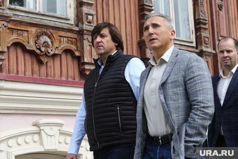 Губернатор Моор и мэр Афанасьев появились на публике в обуви тюменского бренда. Фото: Денис Моргунов © URA.RU