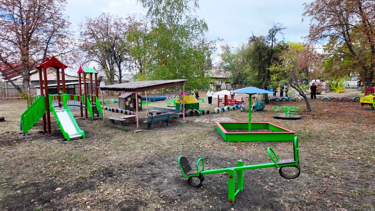    «Дворик счастья и веселья» создали в детсаду Макеевки на грант губернатора Югры