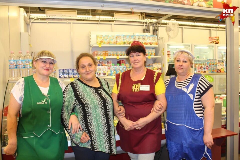 Четыре продавщицы рассказали, как приняли роды у покупательницы. Фото: Екатерина КОМЯКОВА.