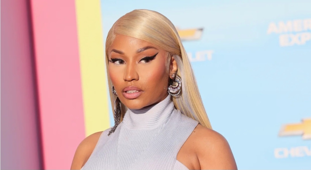 Ники Минаж всем бзды дает одним лишь взглядом так что бойтесь сильных женщин. Так надерут всем вокруг и будете знать что не так сделали