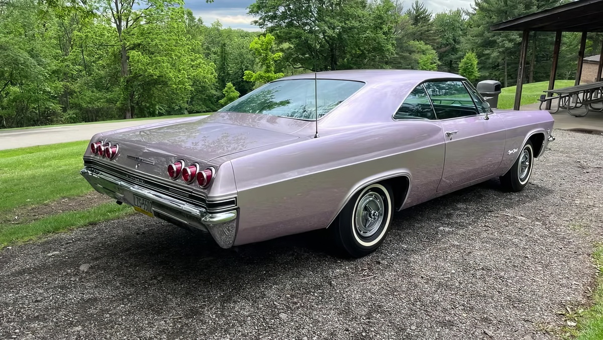 ©Bring a Trailer ©Chevrolet