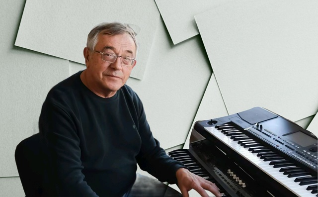 Душкин Сергей Николаевич, играющий баянист Турочакского ДК