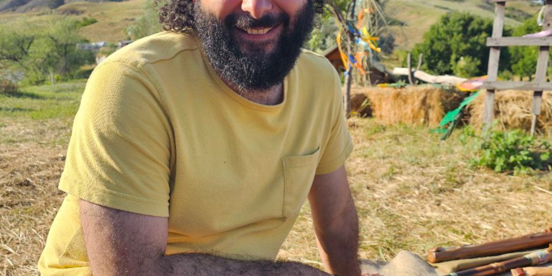 Ключевой историей в негативном влиянии отца на жизнь дочери является тема предательства