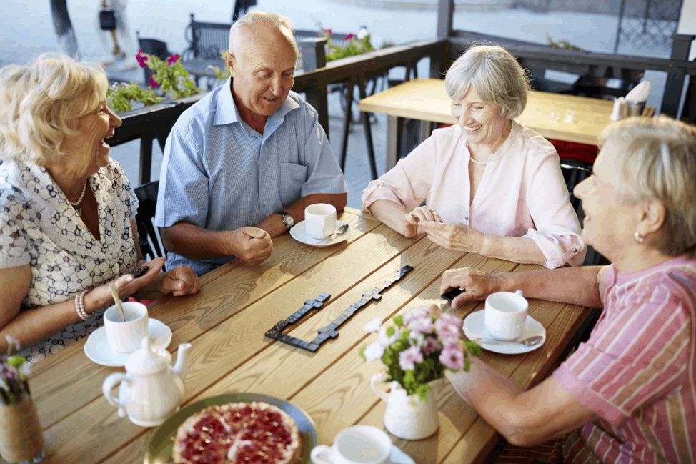 Вот так вот за дружеской игрой в домино и объявите всем, освоили профессию копирайтера и теперь можете помогать им составлять письма и даже жалобы.)