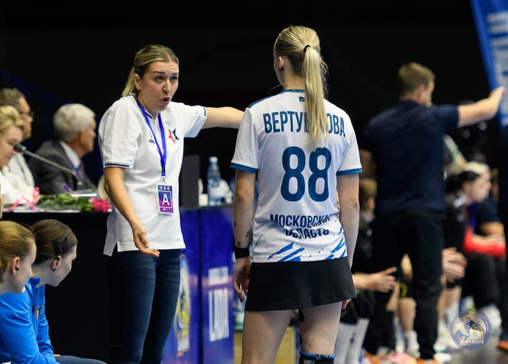    По словам Ольги Акопян, пока "Звезда" не показывает тот гандбол, которого она ждёт