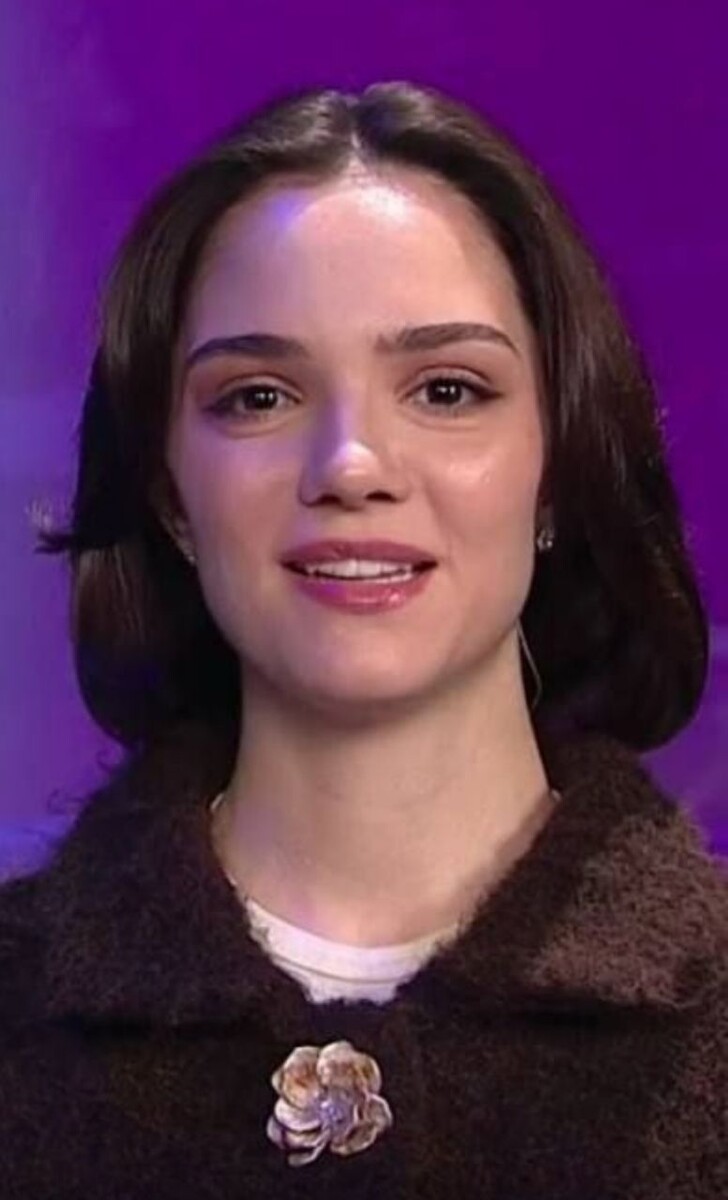 Медведева в странном наряде. Скрин https://t.me/figureskating_1tv