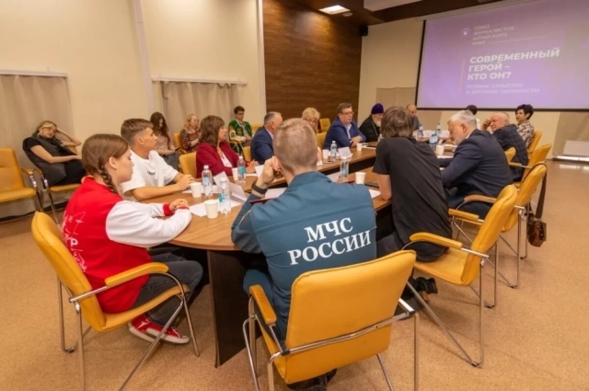    Не только с оружием.