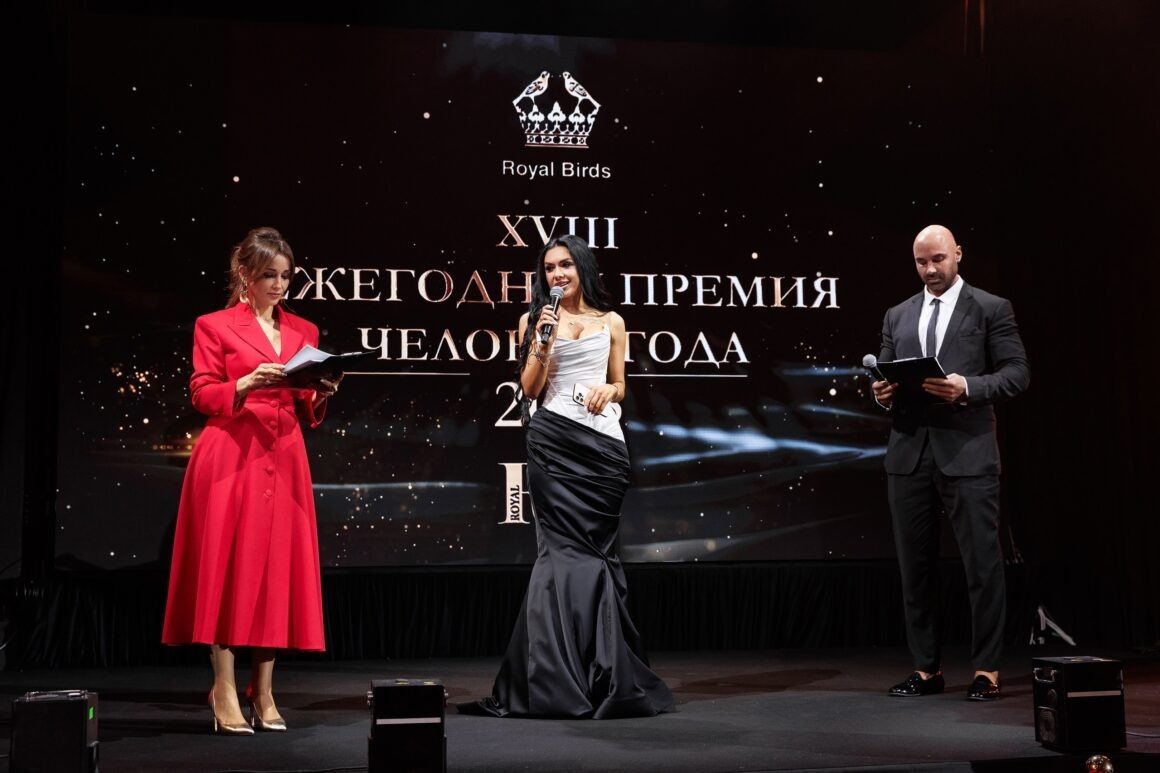    основательница премии Натальи Шабатько (посередине). Фото Александр Назаров Freedom Strength Beauty