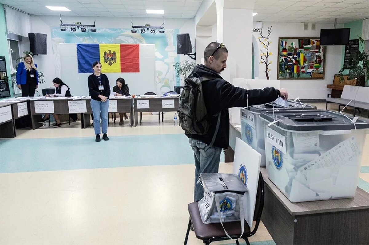    Карусели, вбросы, закрытие участков, препятствия для участия в голосовании — штаб Майи Санду использовал все возможные грязные технологии, чтобы получить большинство в парламенте.