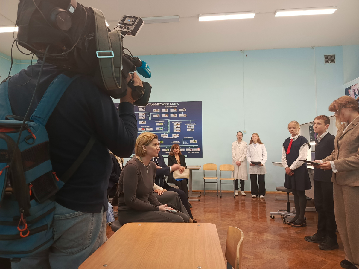 От моего класса участвовали двое: вот они, в серединке стоят