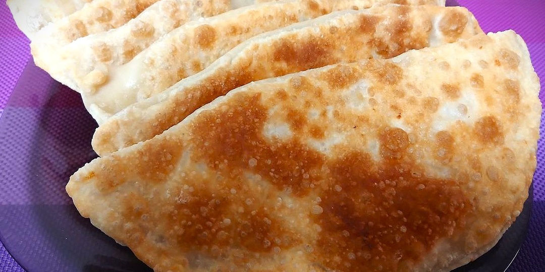 Лепешки а-ля Гёзлеме, турецкая лепешка с картофелем и сыром.