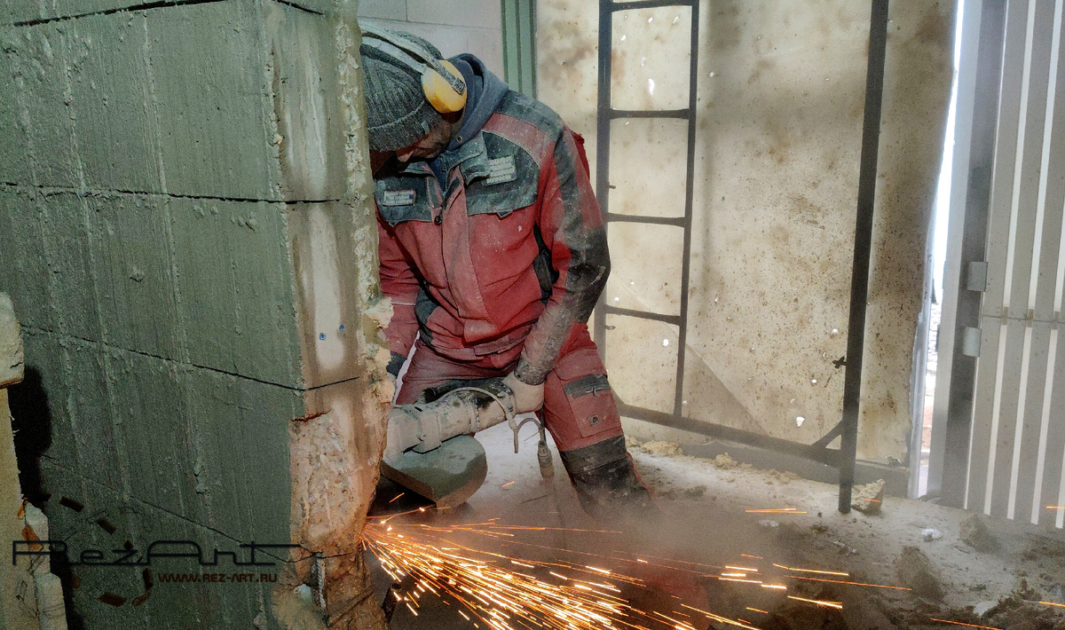 Алмазная резка железобетонной стены в жилом помещении