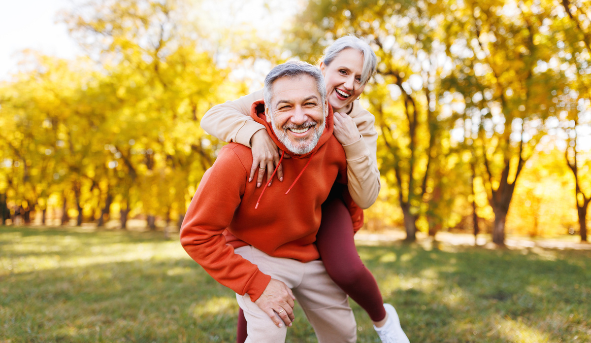     Фото: Evgeny Atamanenko/Shutterstock/FOTODOM Утренняя чашка кофе не просто бодрит, но и потенциально помогает клеткам эффективнее противостоять возрастным изменениям