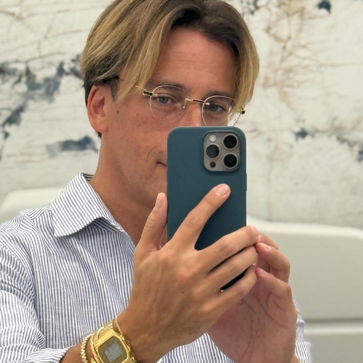     Социальные сети