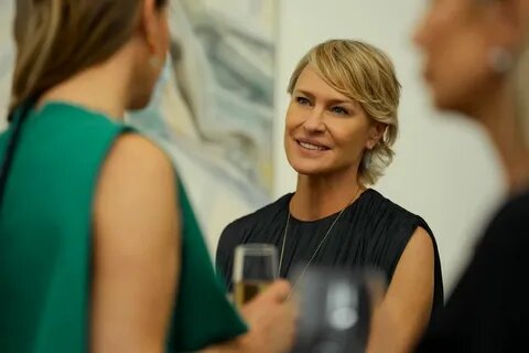 Кадр из мини-сериала "Девушка моегос сына" 