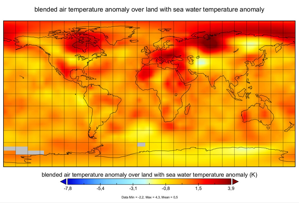 Распределение аномалий температуры воздуха и поверхности воды за май 2003. Подписи к картам изначально формируются из доступных метаданных.