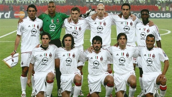 Милан: Дида, Кафу, Стам, Неста, Мальдини (к), Пирло, Гаттузо, Зеедорф, Кака, Шевченко, Креспо