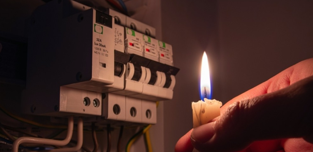 Выбивает пробки или автомат? Причины и решения