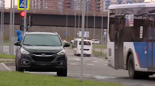     Красноярские Тихие Зори переполняют машины с заклеенными номерами