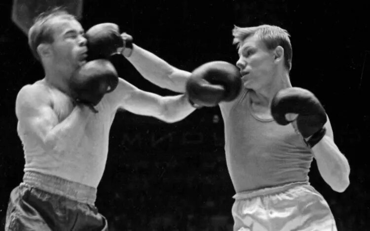    Владимир Сафронов (слева) и Станислав Степашкин. Источник фото: РИА Новости