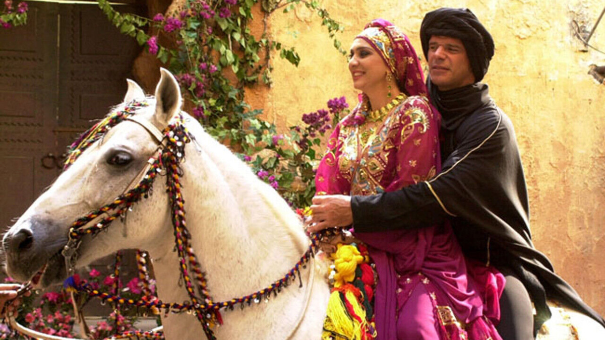 Лара Назира и её Миру из сериала «Клон»