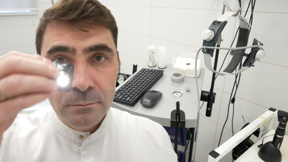 Врач-отоларинголог Клиники КИТ в Куркино Казарин Денис Сергеевич