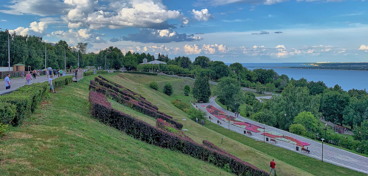 Ульяновск, парк Дружбы Народов. Авторство: Vyacheslav Bukharov. Собственная работа, CC BY-SA 4.0, https://commons.wikimedia.org/w/index.php?curid=92699490