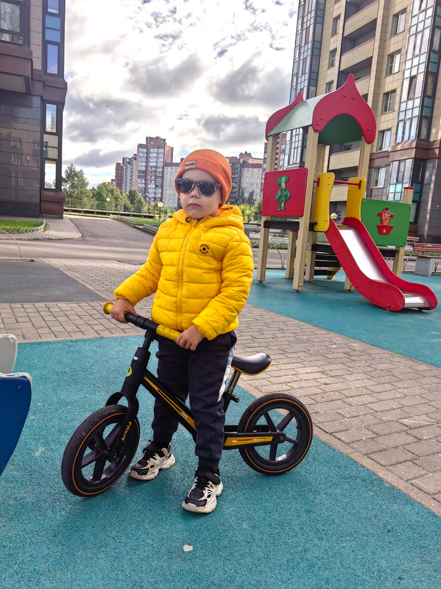 Сказал, что ему сегодня нужны очки 🥽  😁