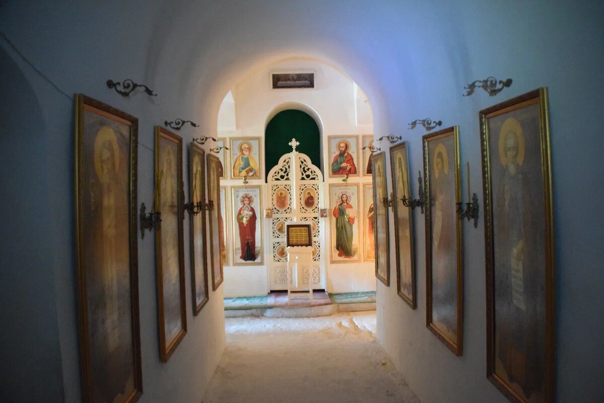 Пещерный храм Александра Невского