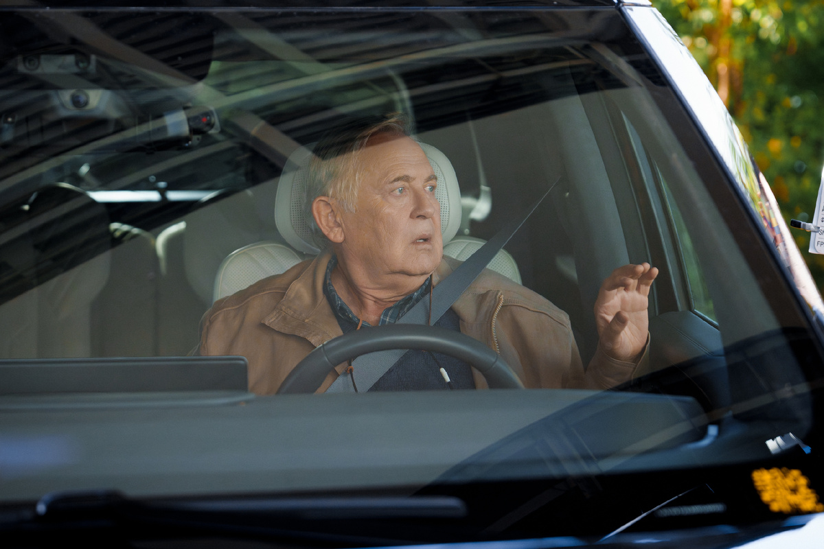 Юрий Стоянов на съемках «Дедмобиль». Фото: телеканал «Россия»