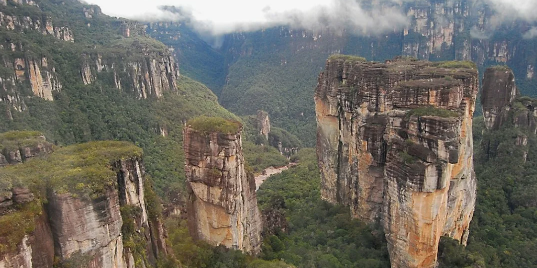Запретные зоны под секретностью: исчезнувшие племена, тайные пещеры — что прячут в закрытых местах?