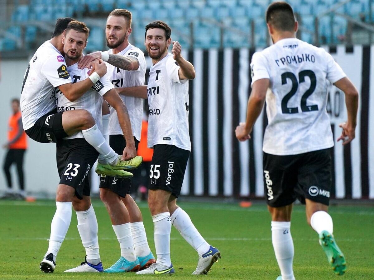    Футболисты "Торпедо"© Фото : Пресс-служба "Торпедо"