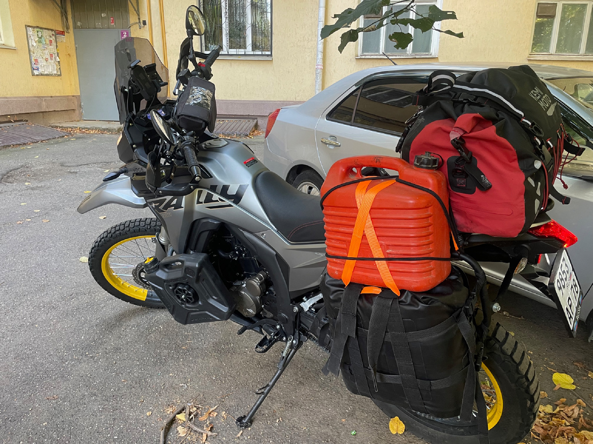 Полный бак и 2 канистры на 15 л - 600 км автономки