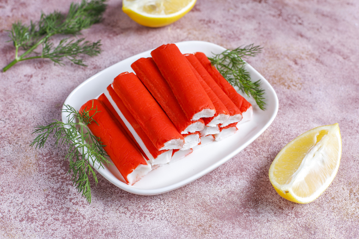    Три буквы отличают качественные крабовые палочки от дешевых из бросовой рыбы. Ищу их на упаковке