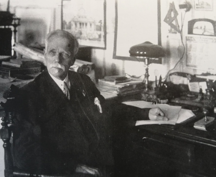 источник фото https://herzenlib.ru