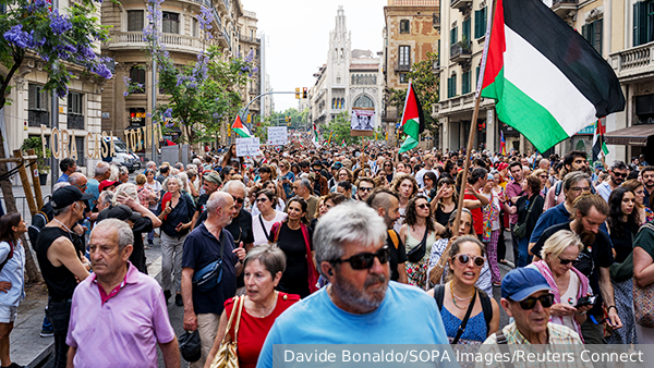     Фото: Davide Bonaldo/SOPA Images/Reuters Connect   
 Текст: Владимир Добрынин