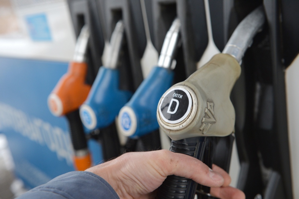    Дизель стал быстро дорожать на АЗС только с конца августа, но темпы роста цен на него ускоряются. / РИА Новости