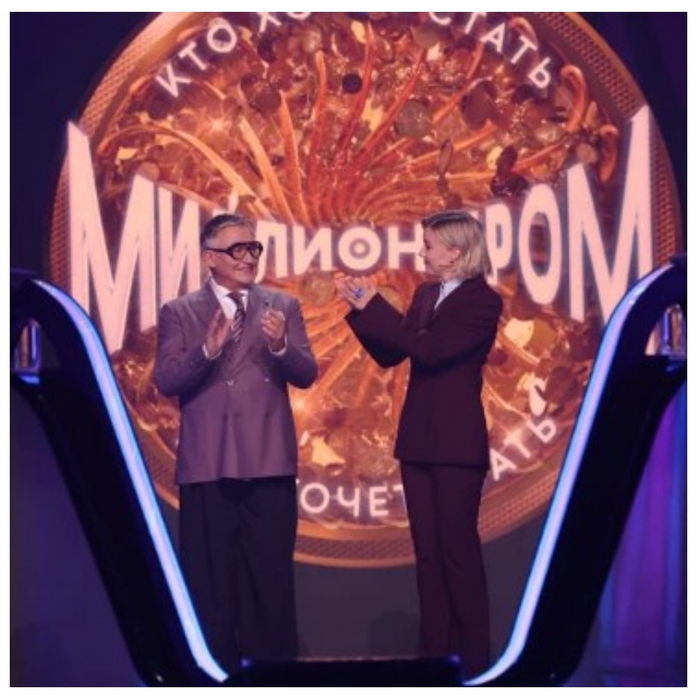 Чья это студия? Карауловой, которая тянет шоу последние два года? Или Диброва, который остаётся символом?