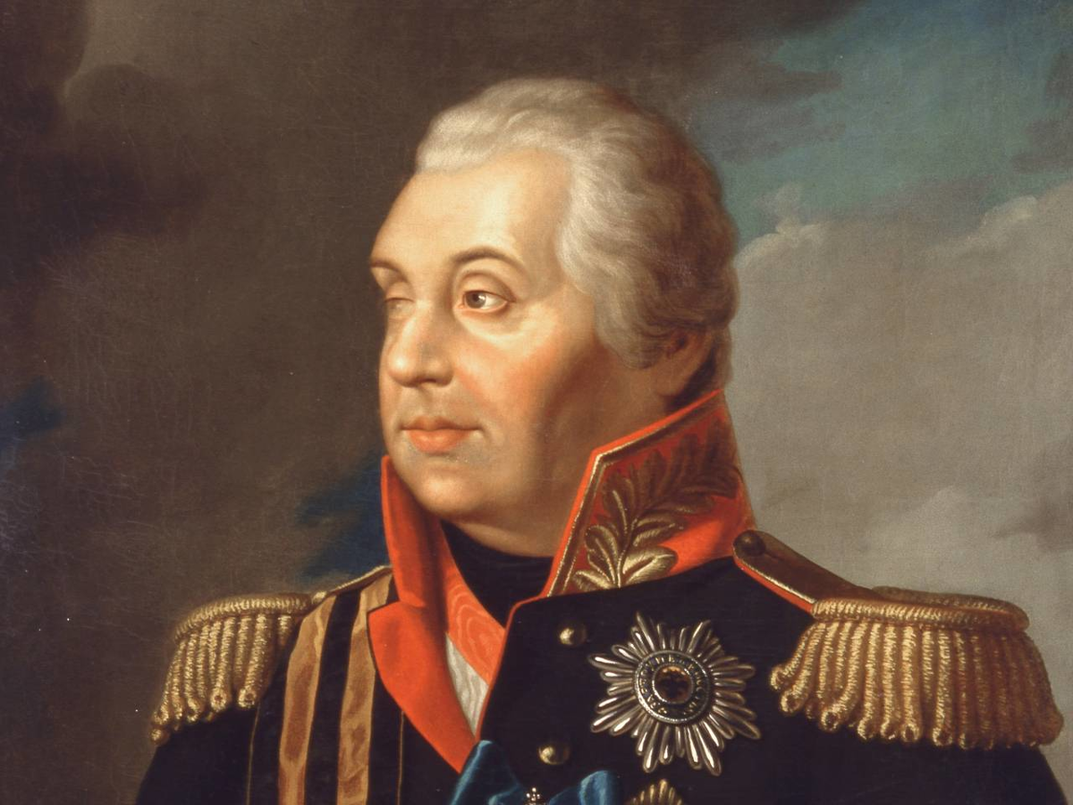 Портрет русского генерала Михаила Илларионовича Кутузова в военной форме, ключевой фигуры Отечественной войны 1812 года.