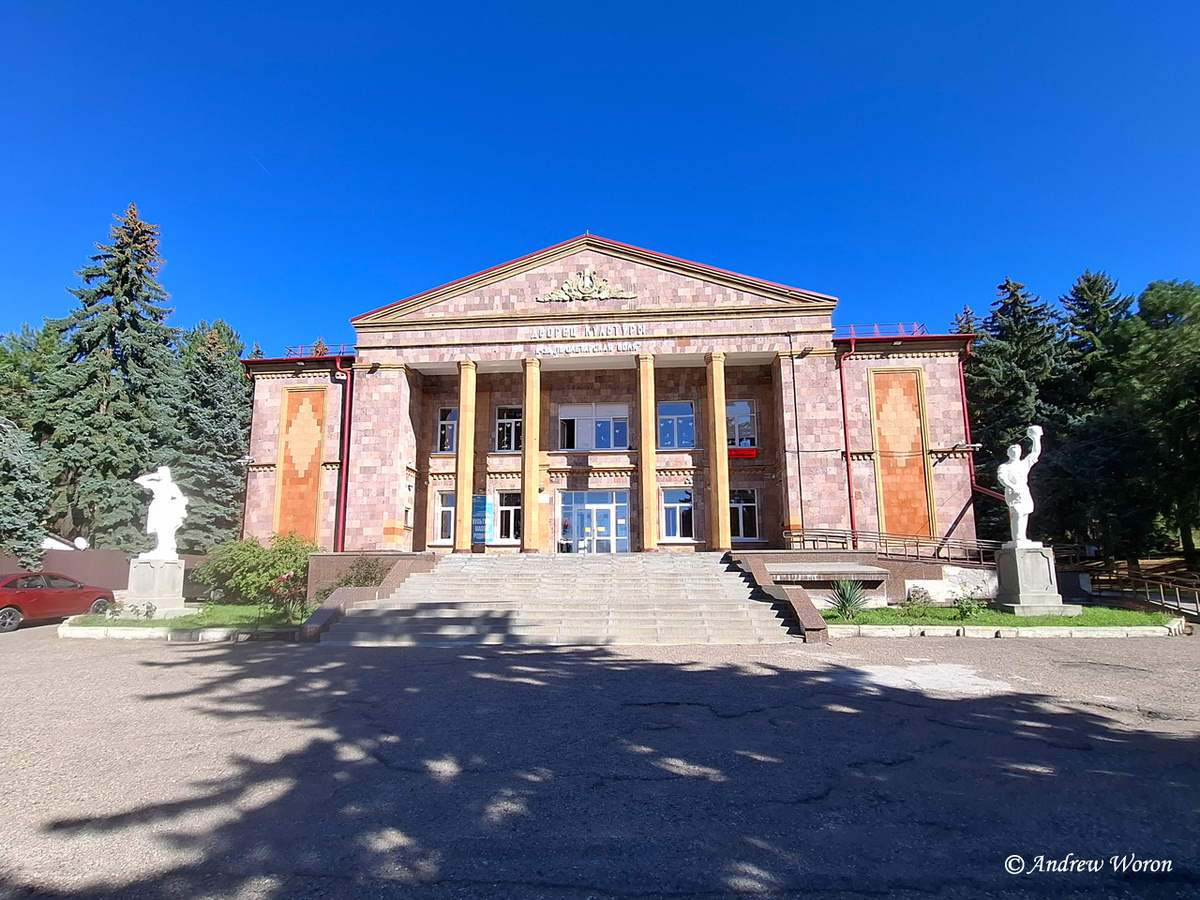 ДК в поселке Юца