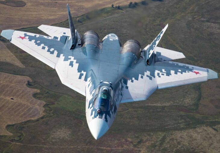     Российский многоцелевой истребитель пятого поколения Су-57. Источник: mycity-military.com.