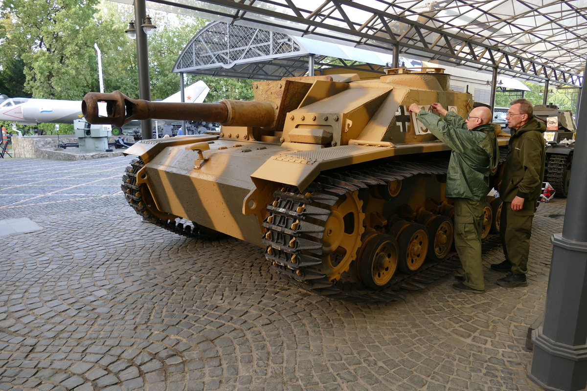 Подготовка трафаретов номеров StuH 42 Ausf.G.