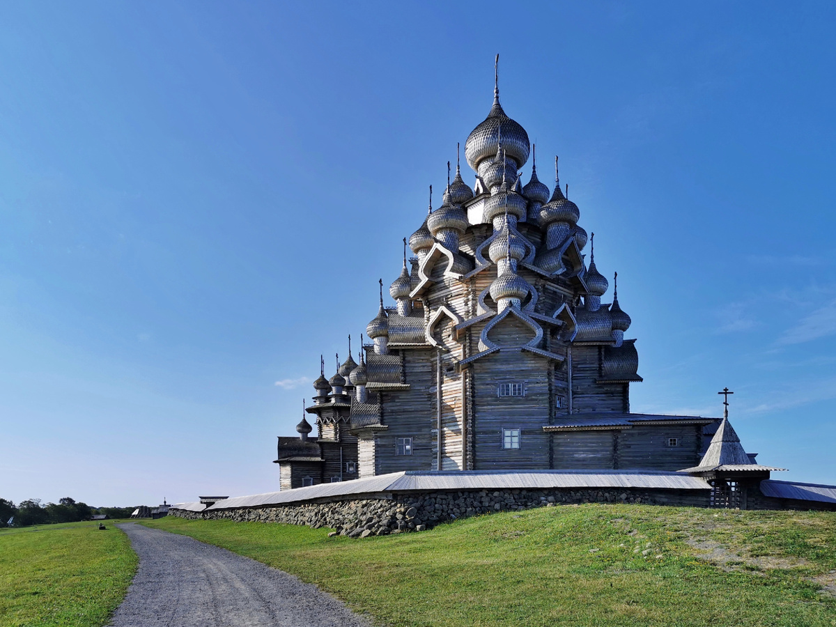 Преображенская церковь - настоящее произведение искусства