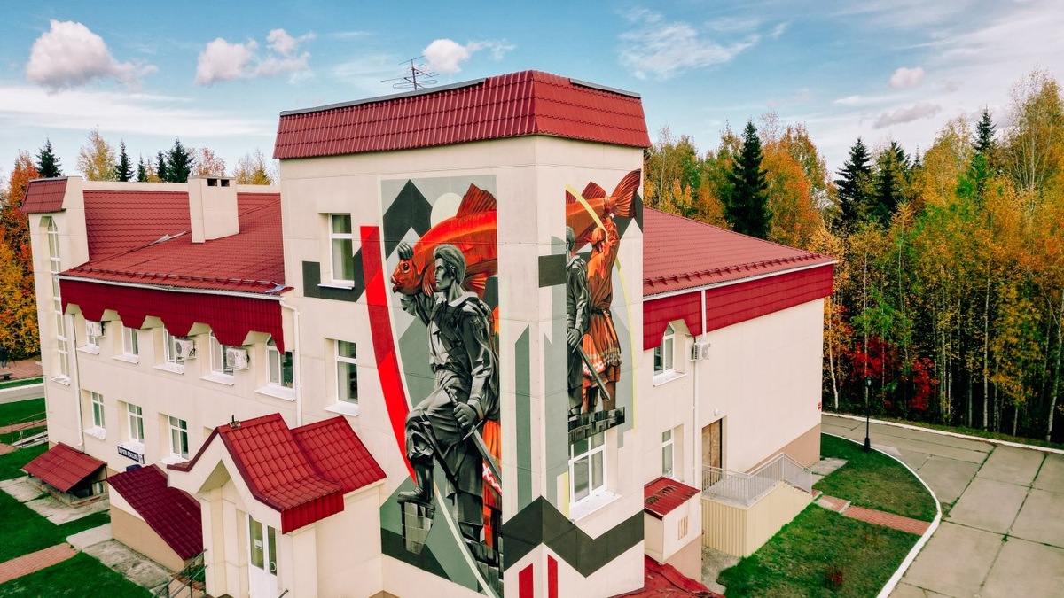    Мурал в честь подвига рыбаков в годы Великой Отечественной появился в поселке Лемпино