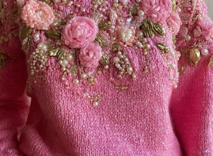 Цветочный декор на вязаных изделиях. 40 идей для вдохновения