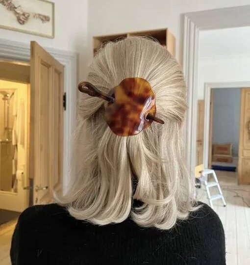 Черепаховые аксессуары: стильный акцент этой осени